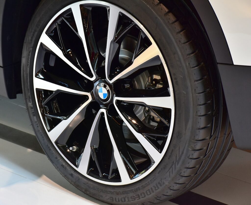 Can Wheel Alignment Prevent Excessive Tire Noise?